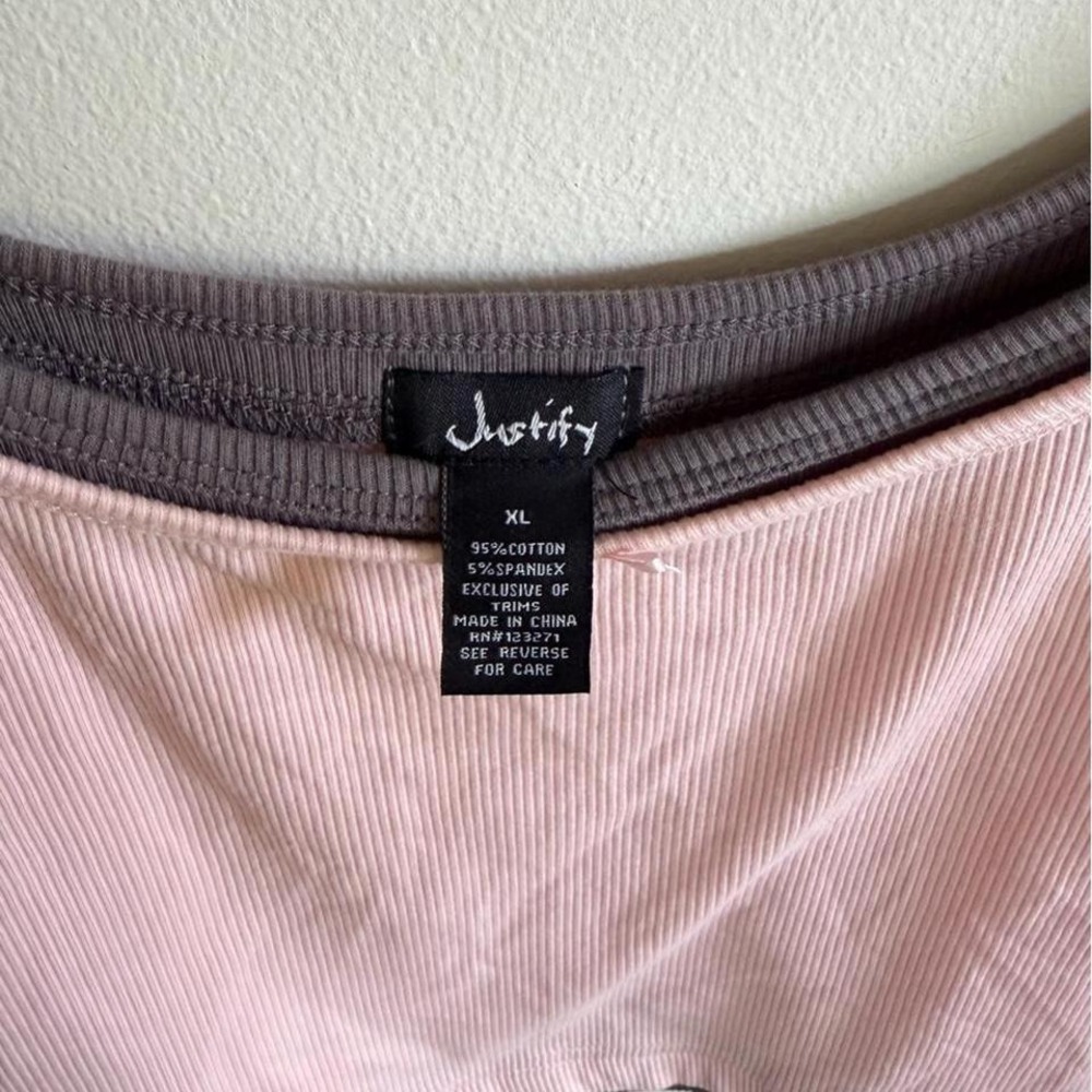 Pink tank top with black trim Size XL - Picture 5 of 5